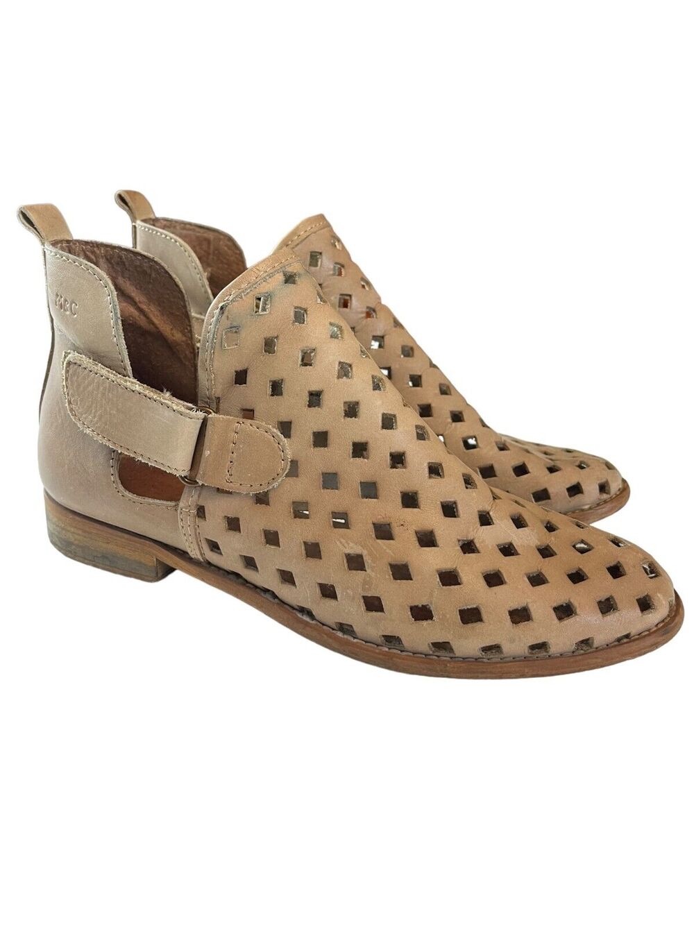 Musse & Cloud Caila Womens Beige Leather Perforated Ankle Boots Booties 38 7 7.5